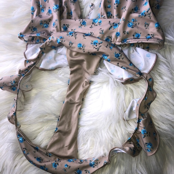 Frankie’s Bikinis Set - Picture 6 of 6